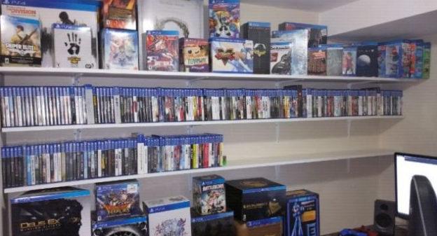 За 10 тысяч канадских долларов можно купить 260 игр для Playstation