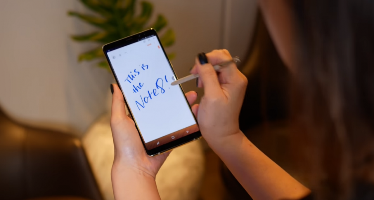 Первый обзор Samsung Galaxy Note 8 от PhoneArena Первый обзор Samsung Galaxy Note 8 от PhoneArena
