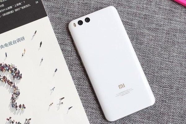 Начался предзаказ на Xiaomi Mi6 Bright White Начался предзаказ на Xiaomi Mi6 Bright White