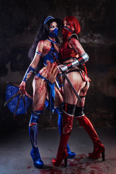 Россиянки сделали кровавый косплей на Китану и Скарлет из Mortal Kombat — WorldGameNews Россиянки сделали кровавый косплей на Китану и Скарлет из Mortal Kombat — WorldGameNews