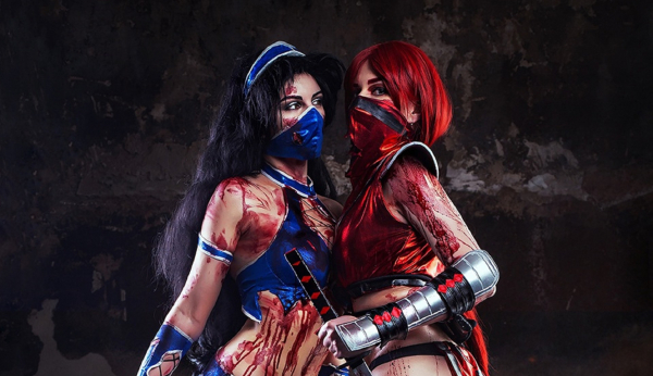 Россиянки сделали кровавый косплей на Китану и Скарлет из Mortal Kombat — WorldGameNews Россиянки сделали кровавый косплей на Китану и Скарлет из Mortal Kombat