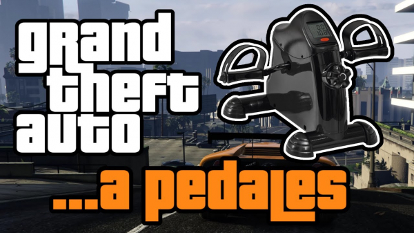 Фанат играет в GTA 5 на велотренажере Фанат играет в GTA 5 на велотренажере