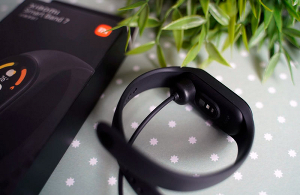 Обзор Xiaomi Mi Band 7: по-прежнему король бюджетных фитнес-браслетов Обзор Xiaomi Mi Band 7: по-прежнему король бюджетных фитнес-браслетов