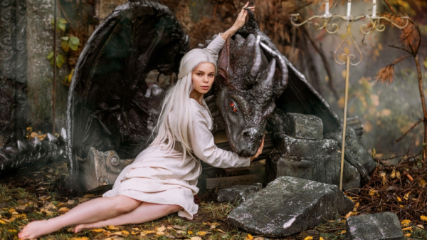 Косплеер показала молодую Рейениру Таргариен из сериала «Дом Дракона» — WorldGameNews Косплеер показала молодую Рейениру Таргариен из сериала «Дом Дракона»