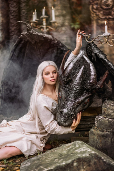 Косплеер показала молодую Рейениру Таргариен из сериала «Дом Дракона» — WorldGameNews Косплеер показала молодую Рейениру Таргариен из сериала «Дом Дракона» — WorldGameNews