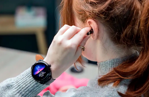 Обзор Huawei Watch Buds: умные часы с беспроводными наушниками в одном Звук из наушников