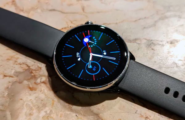 Обзор Amazfit GTR Mini: небольших умных часов для тренировок с отличной автономностью Экран Amazfit GTR Mini