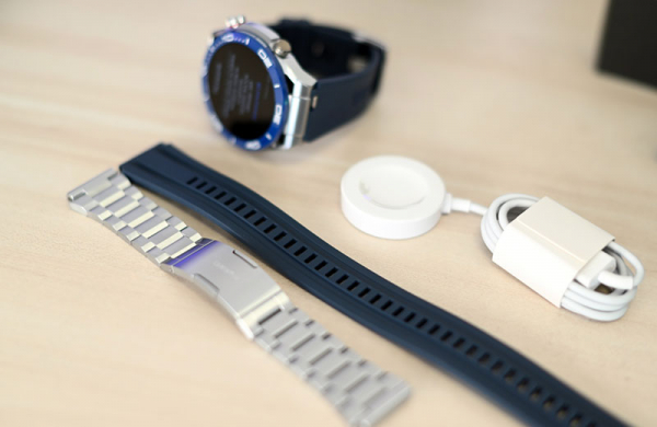 Обзор Huawei Watch Ultimate: премиальные смарт-часы и подводный компьютер в одном Распаковка Huawei Watch Ultimate и цена