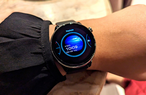 Обзор Amazfit GTR Mini: небольших умных часов для тренировок с отличной автономностью Дисплей часов