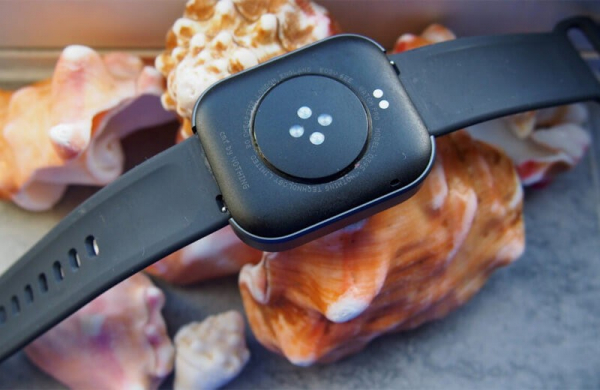 Обзор Nothing CMF Watch Pro: дешёвых умных часов с отличными характеристиками Задняя панель умных часов