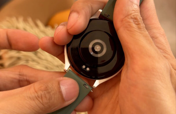 Обзор Xiaomi Watch 2: отличных умных часов на Wear OS с ярким дисплеем Задняя панель Xiaomi Watch 2