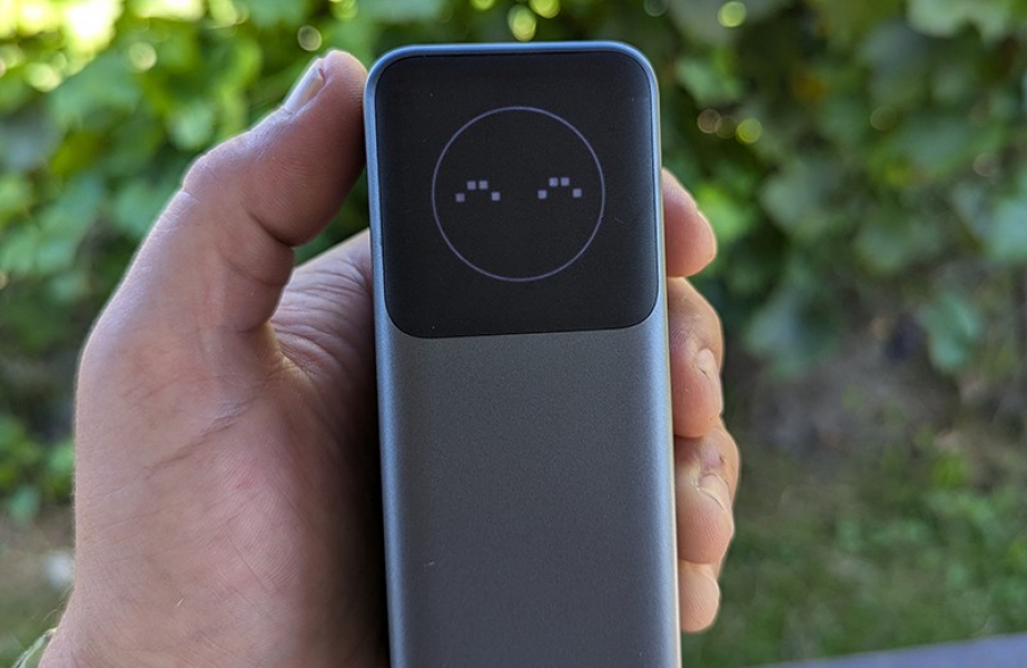 Обзор Ugreen Nexode Power Bank 12000 мАч 100 Вт: компактный пауэрбанк с высокой мощностью Экран устройства