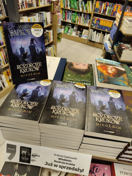 В Польше состоялся релиз новой книги Анджея Сапковского о Ведьмаке Галерея В Польше состоялся релиз новой книги Анджея Сапковского о Ведьмаке - 1 фото