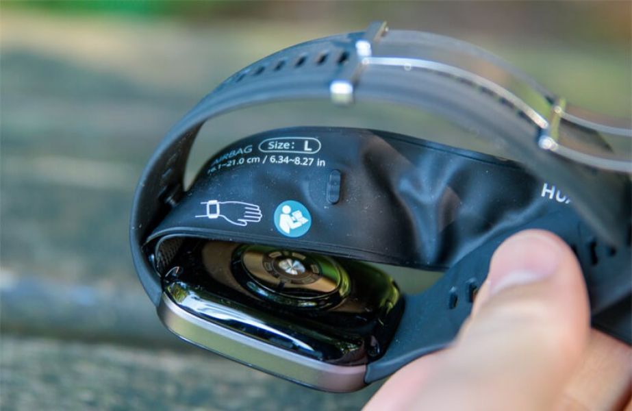 Обзор Huawei Watch D2: флагманских смарт-часов с измерением давления Сумка для измерения давления