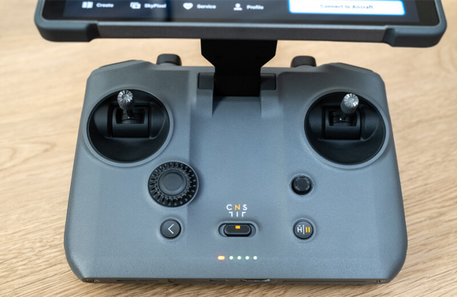 Обзор DJI Mavic 4 Pro: нового эталона среди квадрокоптеров со съёмкой 6K-видео Управление полётом