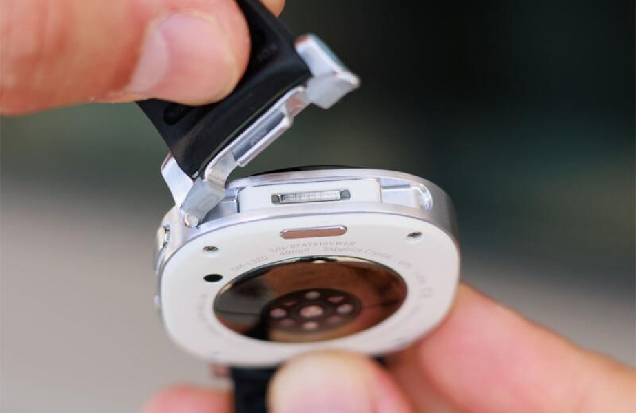 Обзор Samsung Galaxy Watch 8: комфортных и функциональных часов для Android Механизм Dynamic Lug