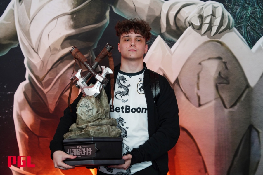 Аналитик по Dota 2 предрек скорое исключение Larl из Team Spirit из-за провальной игры Аналитик по Dota 2 предрек скорое исключение Larl из Team Spirit из-за провальной игры