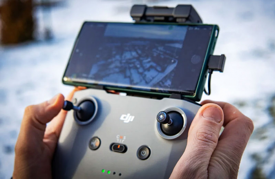 Обзор DJI Neo 2: карманного квадрокоптера с лидаром и 4K-съёмкой Пульт для квадракоптера